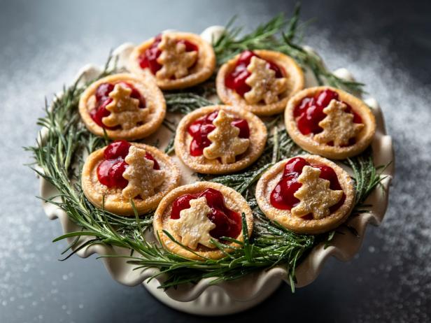 Christmas Tree Tarts Recipe | Ree Drummond | Food Network