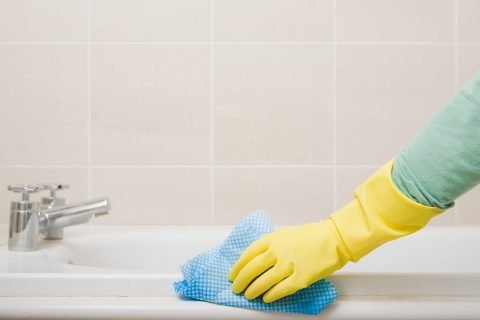 How To Clean A Bathtub