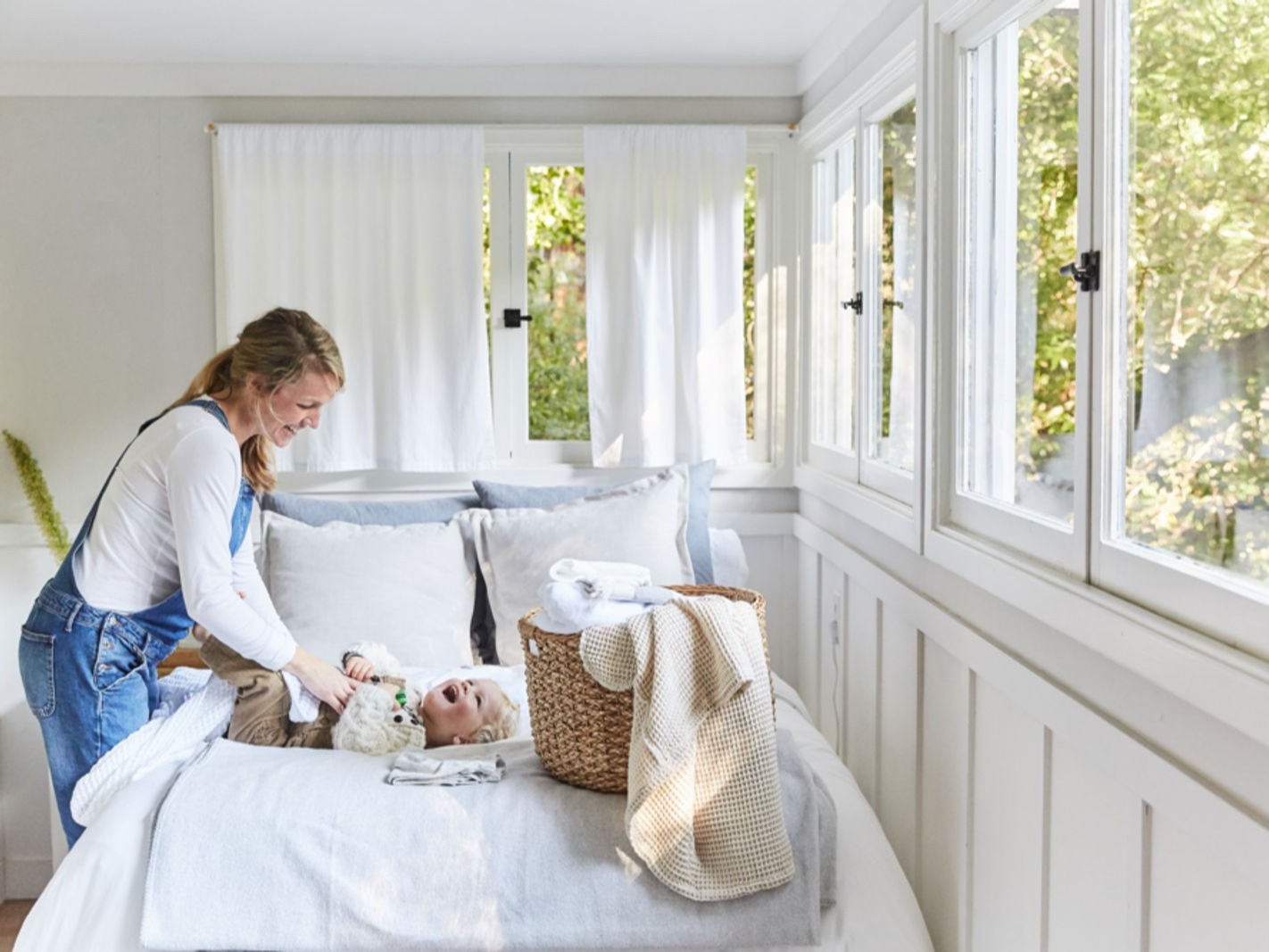 The Ultimate Bedroom Cleaning Guide