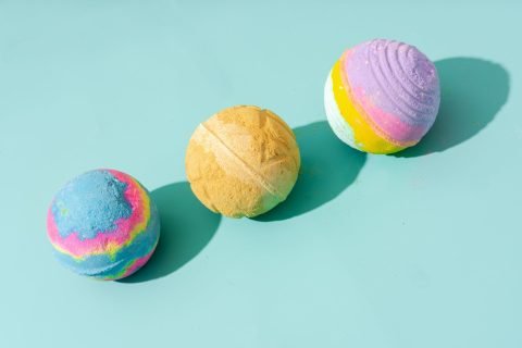 DIY Lemon + Lavender Bath Bombs