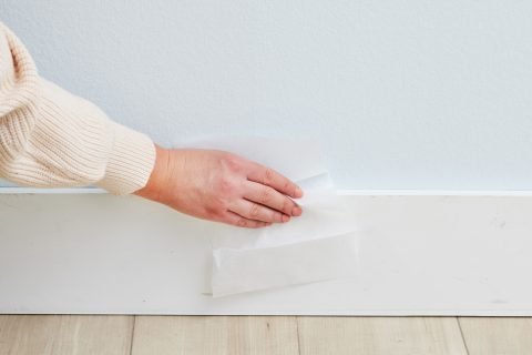 3 Natural Cleaning Solutions for White Baseboards