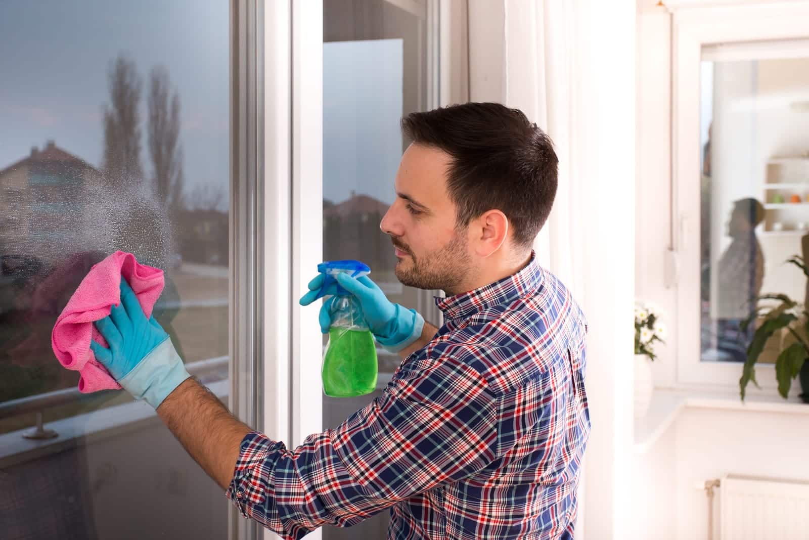 5 House Cleaning Tips for Men | The Maids | Blogs