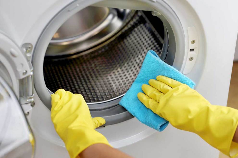 How to clean a washing machine | Cleanipedia UK