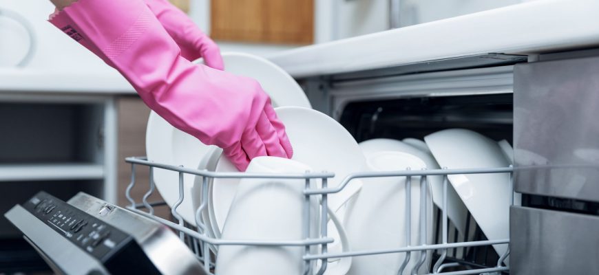 How to Clean a Dishwasher