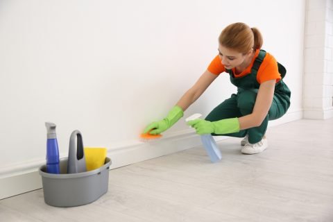 How to Clean White Baseboards