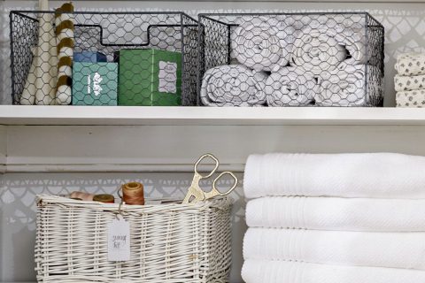 4 Quick Tricks to Organize Your Linens