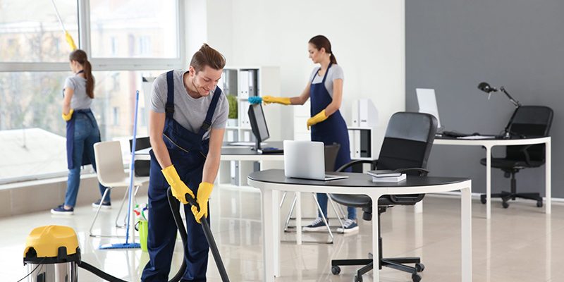 Quick And Easy Steps To Clean Your Office!