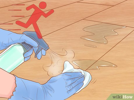 How to Clean Oil Off a Wood Floor