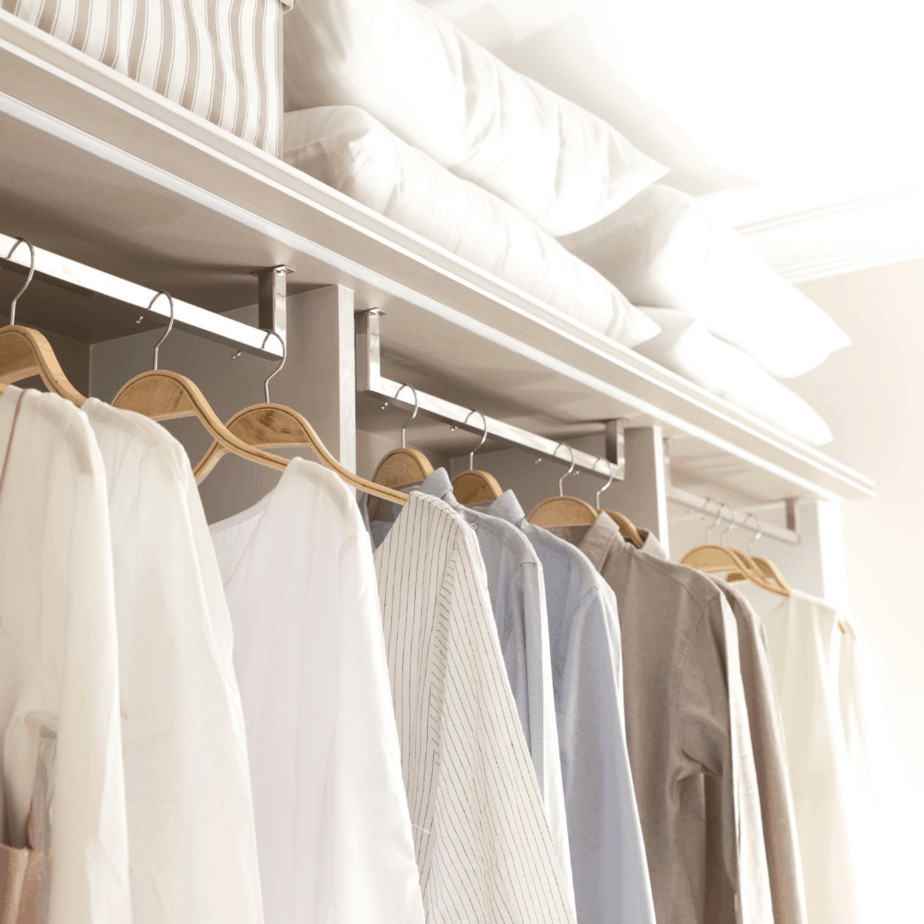 20 Practical Ways to Clean Out Your Closet -