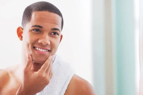 4 Essential Tips To Get Glowing Skin For Men
