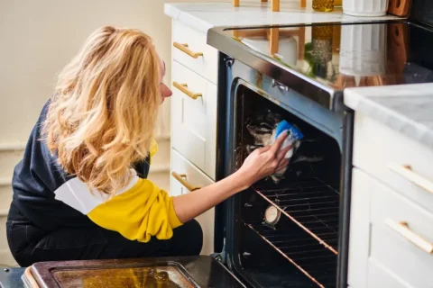 Oven Cleaning Tips